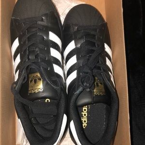 black and white adidas